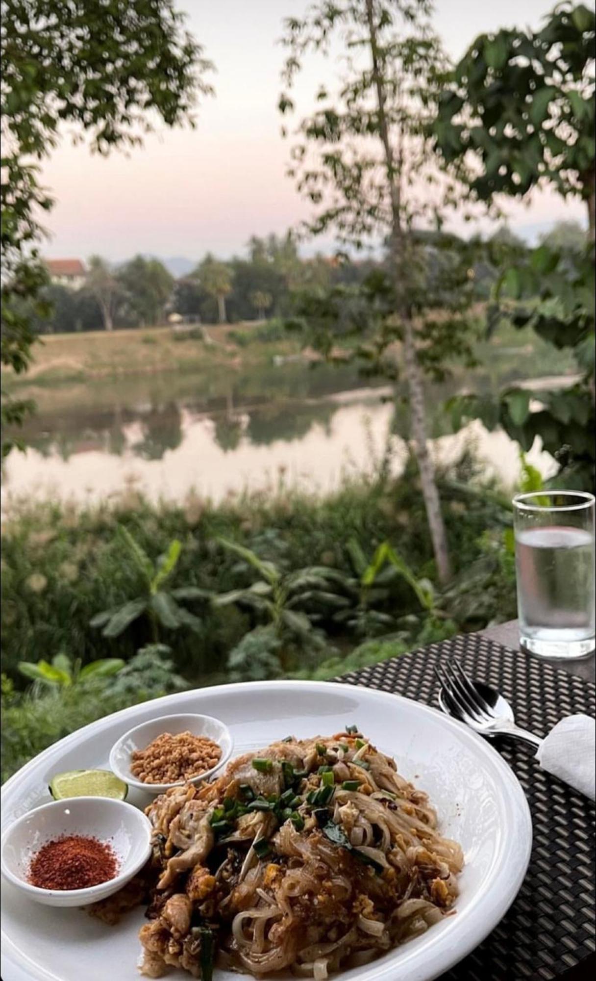Sunrise Riverside Pool Hostel Luang Prabang Ngoại thất bức ảnh