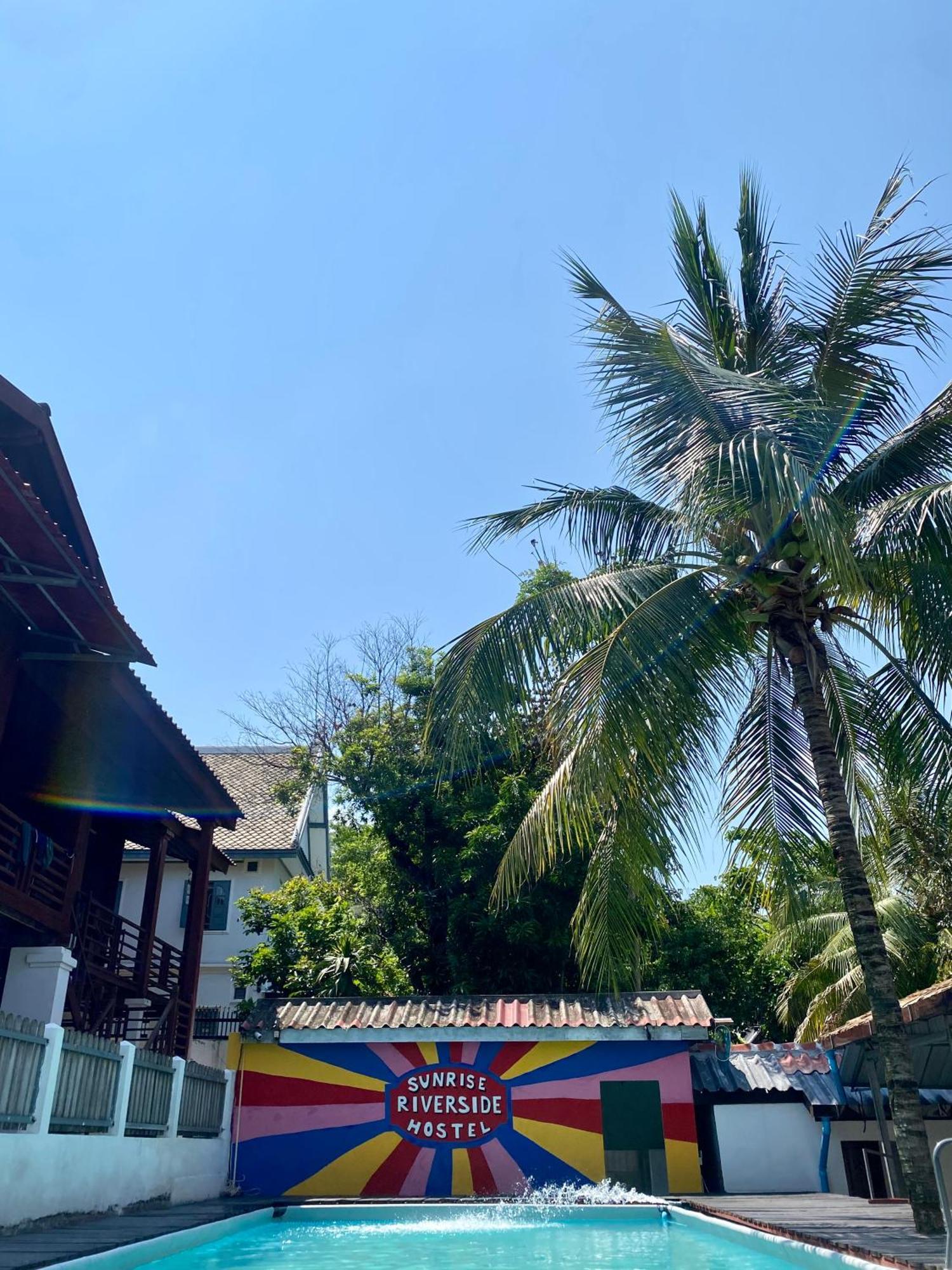 Sunrise Riverside Pool Hostel Luang Prabang Ngoại thất bức ảnh